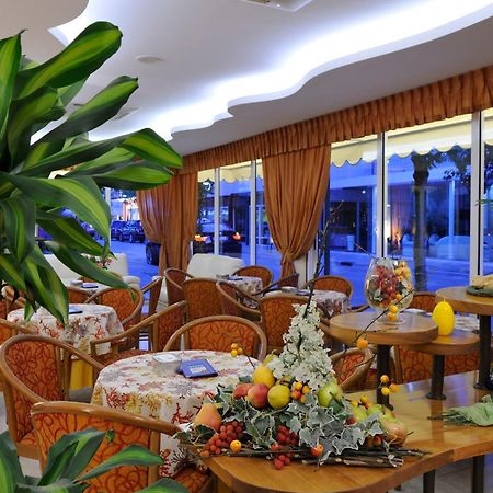 Hotel Al Prater Линяно Сабиадоро Екстериор снимка