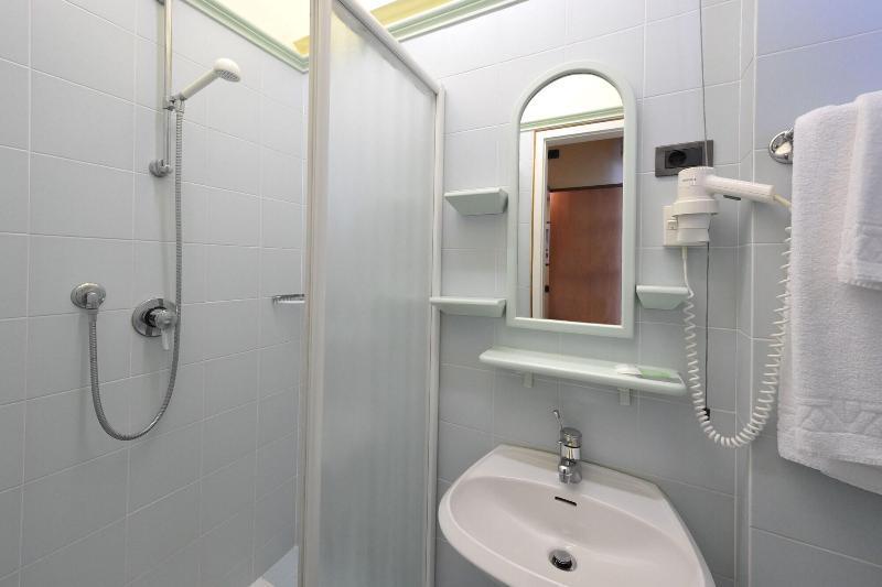 Hotel Al Prater Линяно Сабиадоро Екстериор снимка