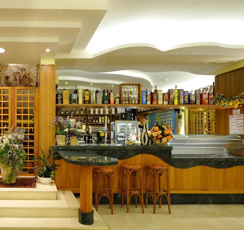 Hotel Al Prater Линяно Сабиадоро Екстериор снимка