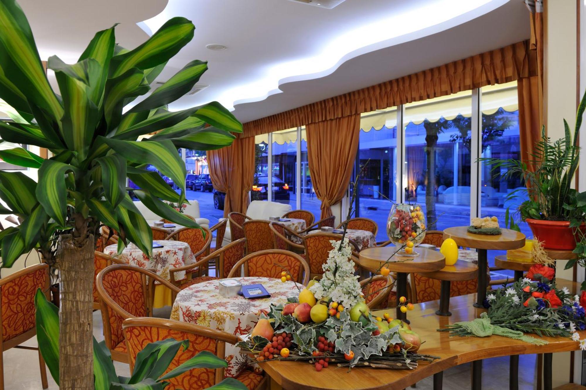 Hotel Al Prater Линяно Сабиадоро Екстериор снимка