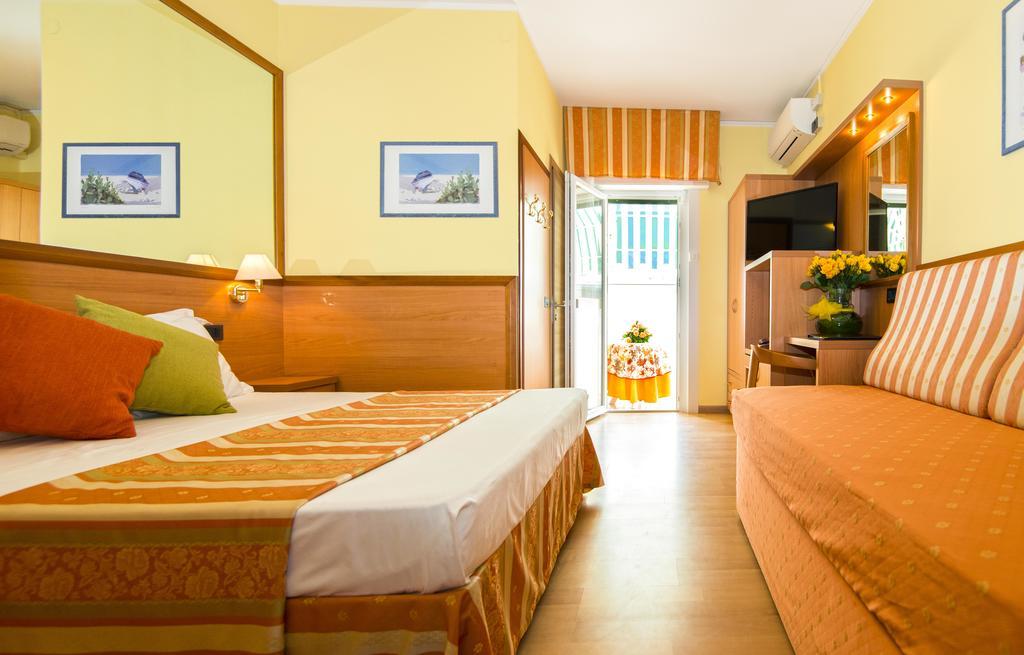 Hotel Al Prater Линяно Сабиадоро Екстериор снимка