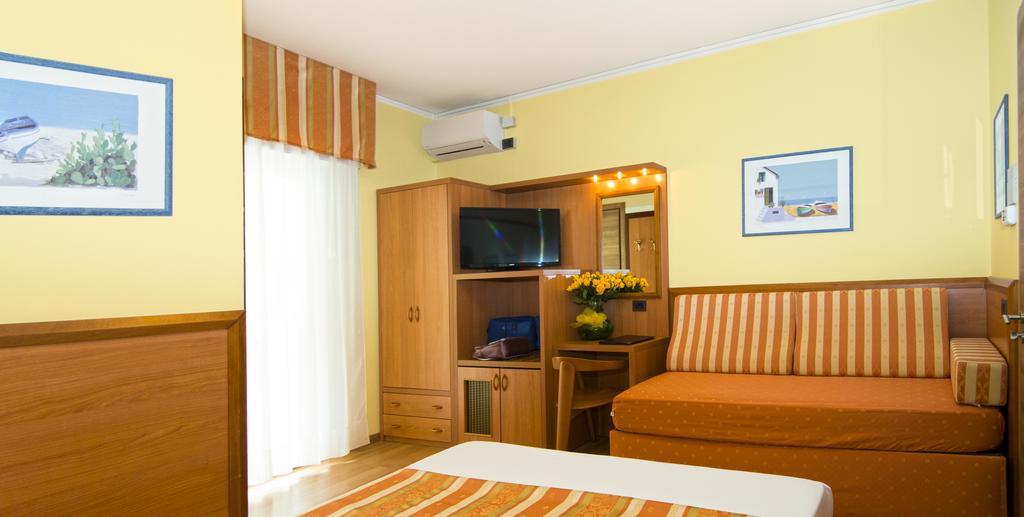 Hotel Al Prater Линяно Сабиадоро Екстериор снимка