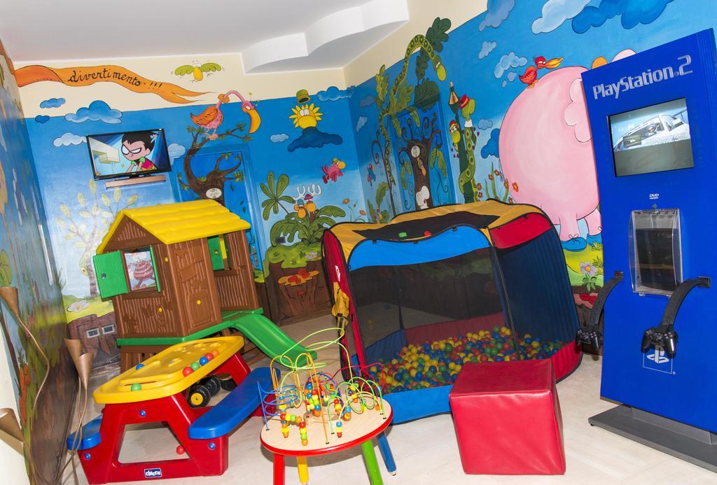 Hotel Al Prater Линяно Сабиадоро Екстериор снимка