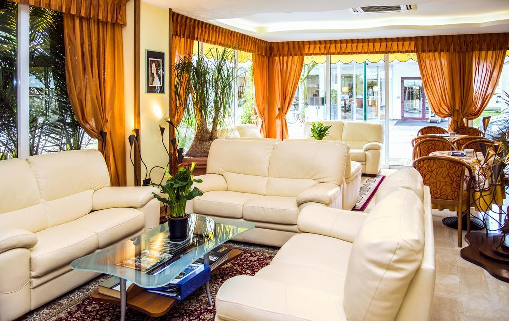 Hotel Al Prater Линяно Сабиадоро Екстериор снимка