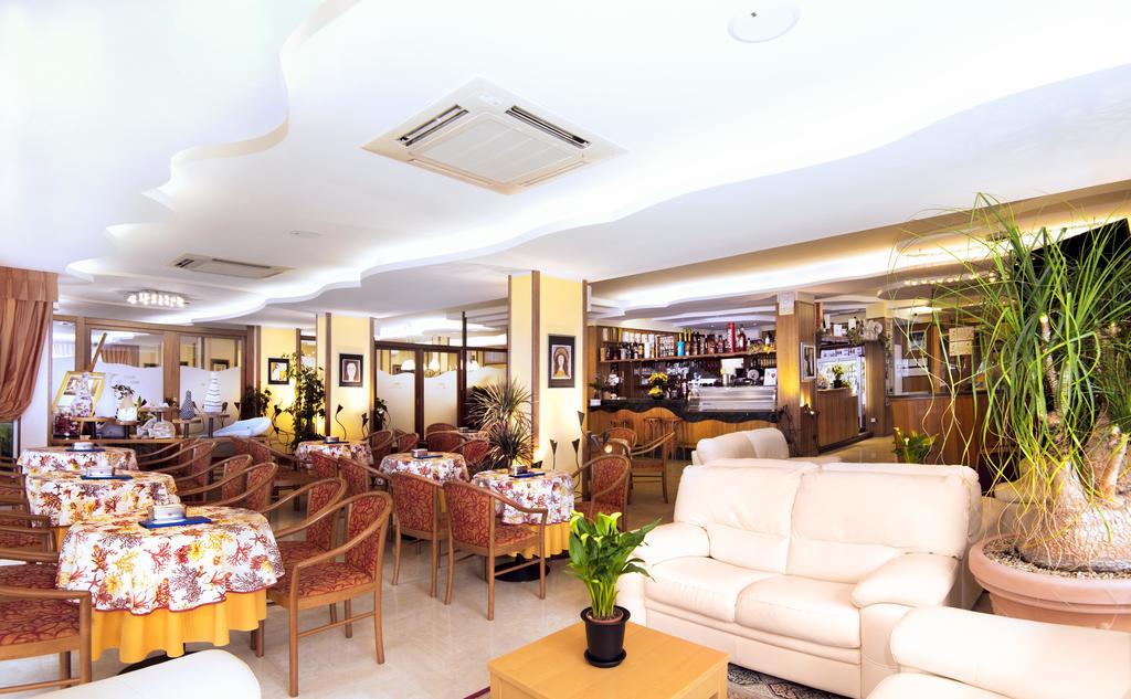 Hotel Al Prater Линяно Сабиадоро Екстериор снимка