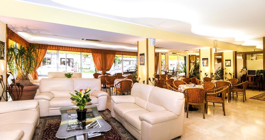 Hotel Al Prater Линяно Сабиадоро Екстериор снимка