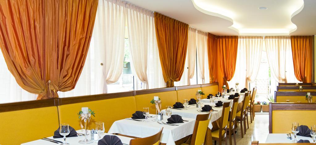 Hotel Al Prater Линяно Сабиадоро Екстериор снимка