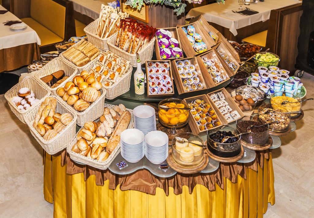 Hotel Al Prater Линяно Сабиадоро Екстериор снимка
