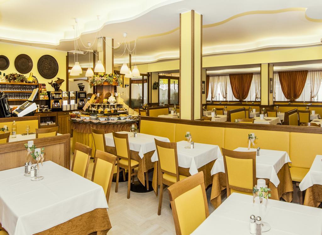 Hotel Al Prater Линяно Сабиадоро Екстериор снимка